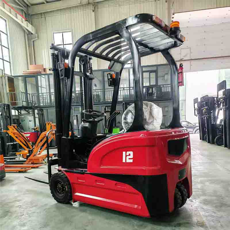 three wheeled forklift